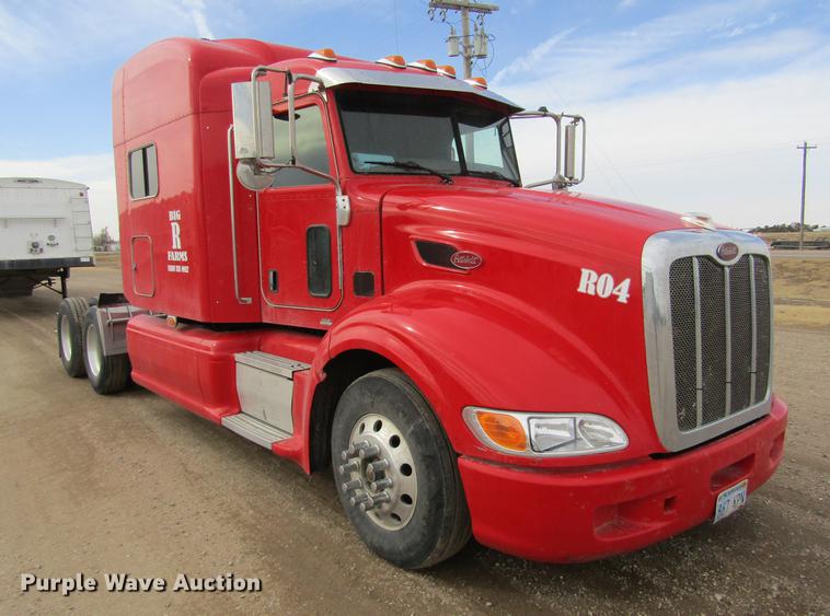 image for item DC8255 2009 Peterbilt 386 semi truck