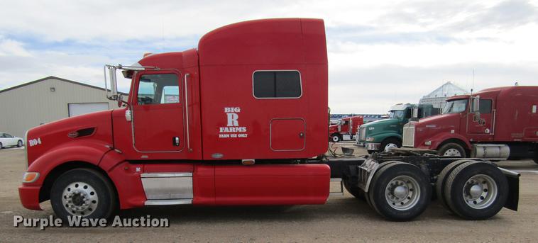 image for item DC8255 2009 Peterbilt 386 semi truck