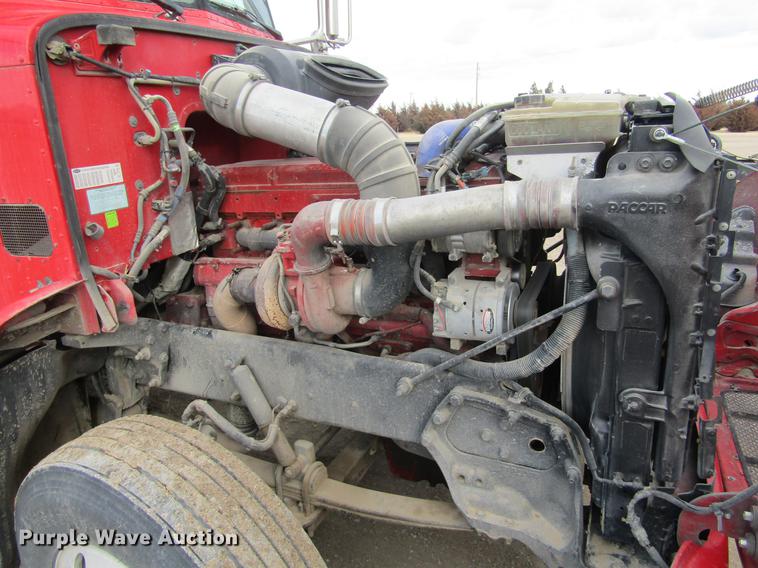 image for item DC8255 2009 Peterbilt 386 semi truck