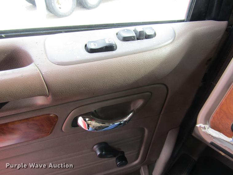 image for item DC8255 2009 Peterbilt 386 semi truck