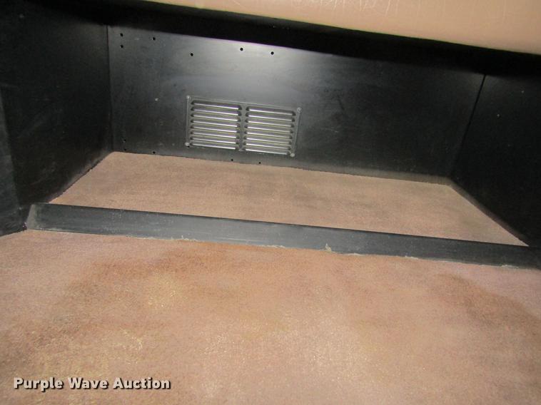 image for item DC8255 2009 Peterbilt 386 semi truck