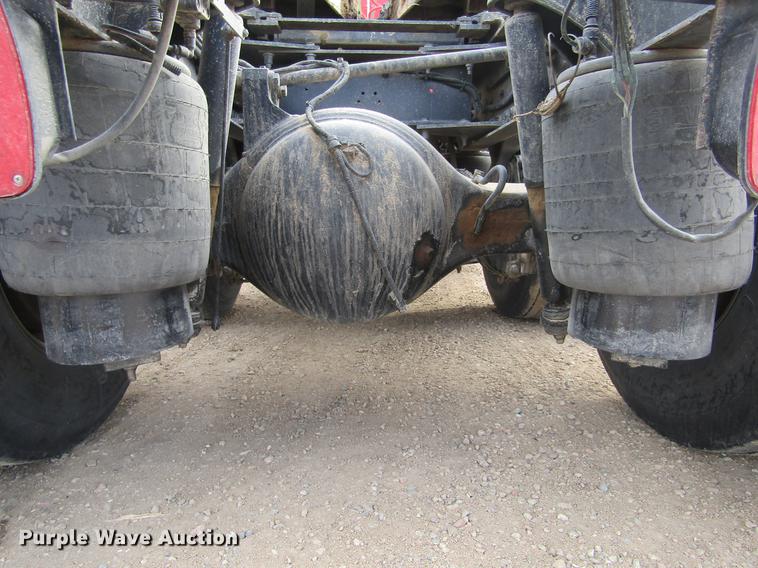 image for item DC8255 2009 Peterbilt 386 semi truck