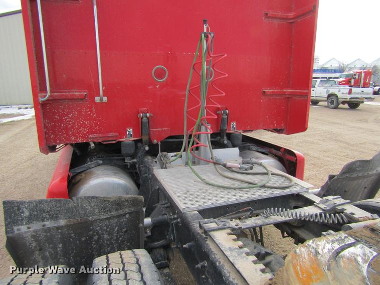 image for item DC8255 2009 Peterbilt 386 semi truck