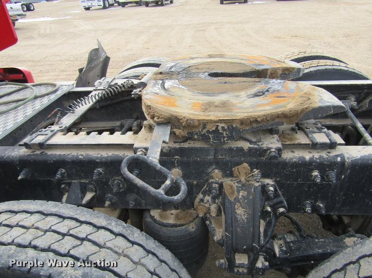 image for item DC8255 2009 Peterbilt 386 semi truck