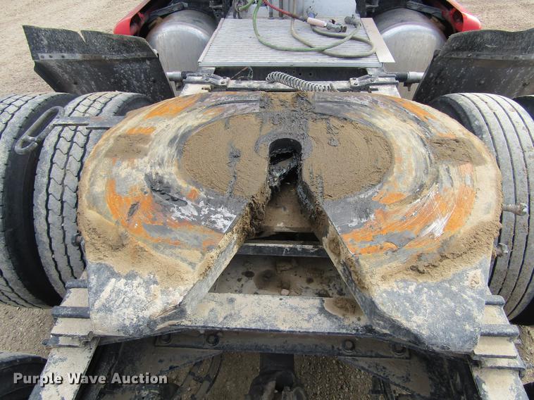 image for item DC8255 2009 Peterbilt 386 semi truck