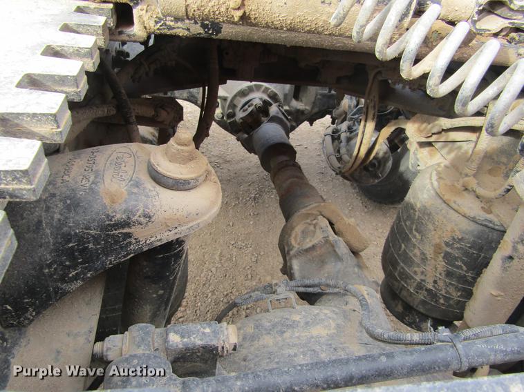 image for item DC8255 2009 Peterbilt 386 semi truck