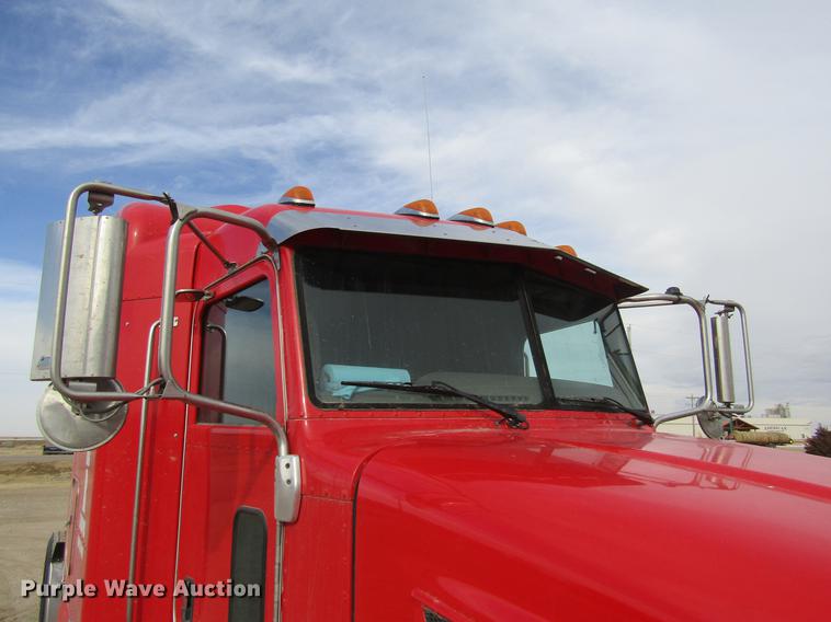 image for item DC8255 2009 Peterbilt 386 semi truck