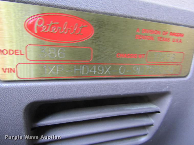 image for item DC8255 2009 Peterbilt 386 semi truck