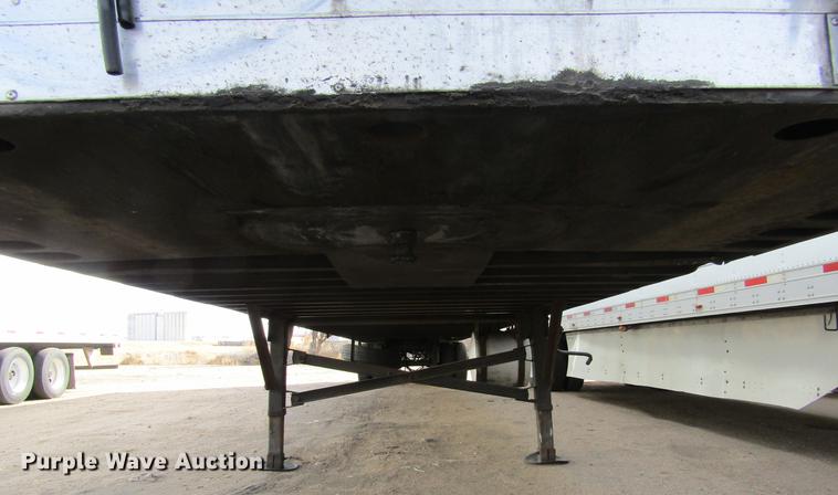 image for item DE6592 2006 Utility Trailers refrigerated van trailer