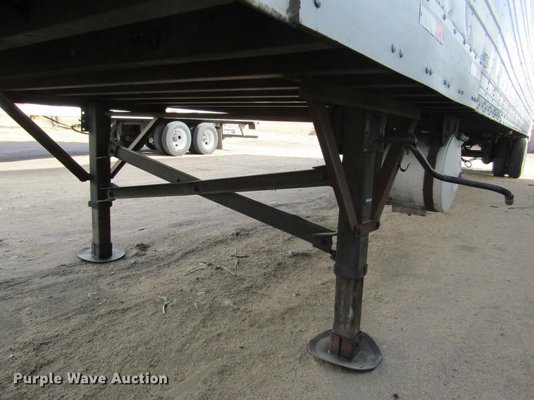 image for item DE6592 2006 Utility Trailers refrigerated van trailer