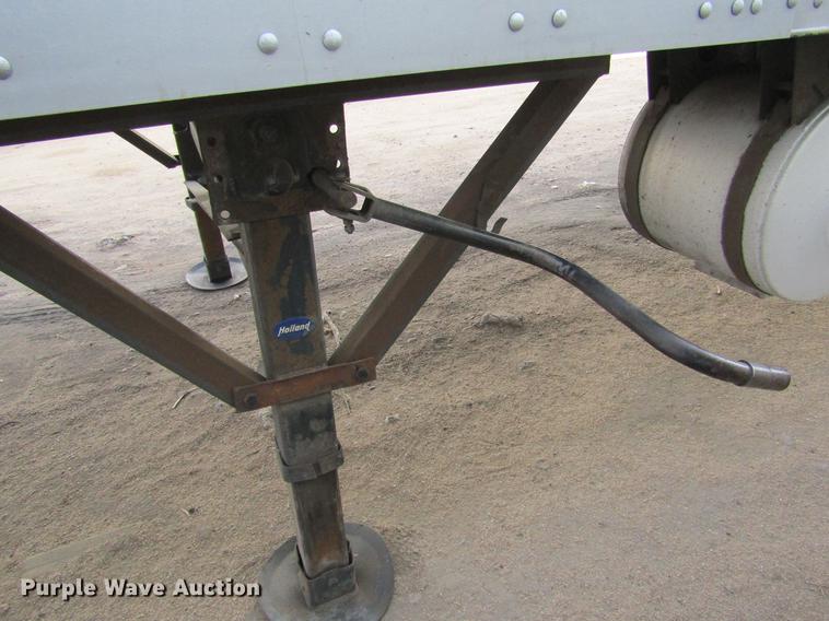 image for item DE6592 2006 Utility Trailers refrigerated van trailer