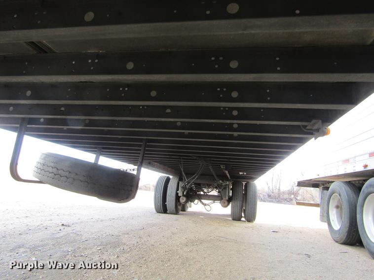 image for item DE6592 2006 Utility Trailers refrigerated van trailer