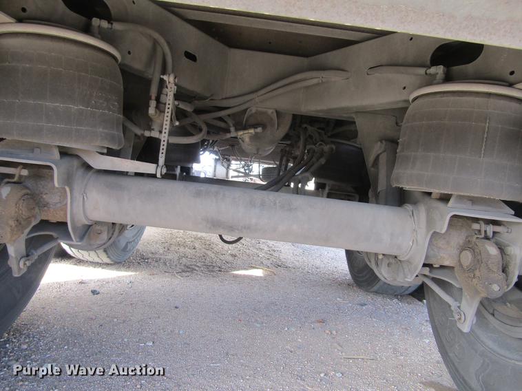 image for item DE6592 2006 Utility Trailers refrigerated van trailer