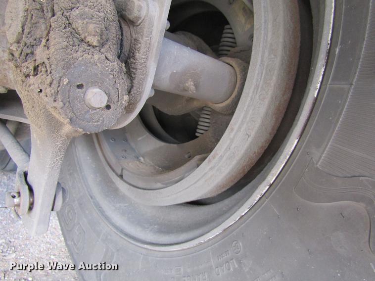 image for item DE6592 2006 Utility Trailers refrigerated van trailer