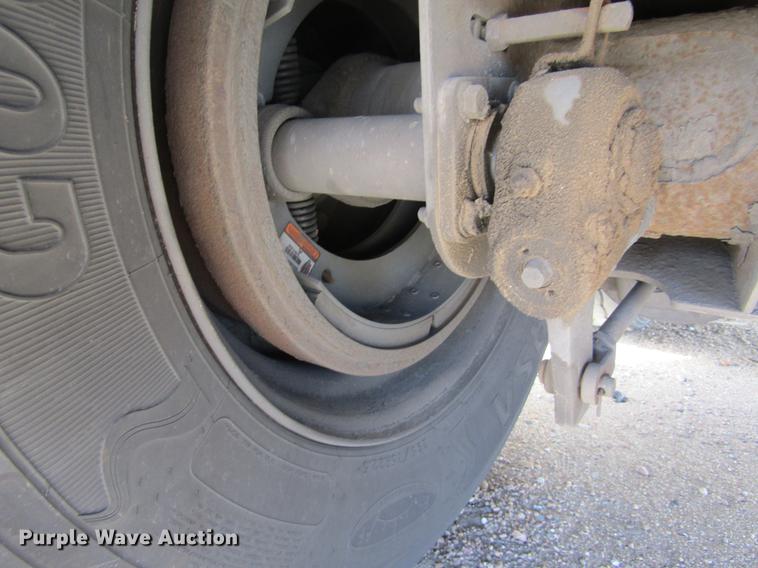 image for item DE6592 2006 Utility Trailers refrigerated van trailer