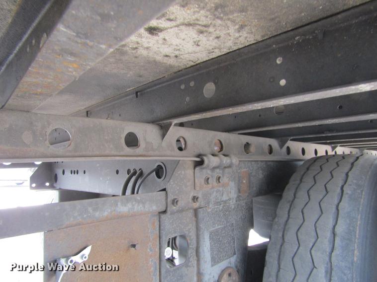 image for item DE6592 2006 Utility Trailers refrigerated van trailer