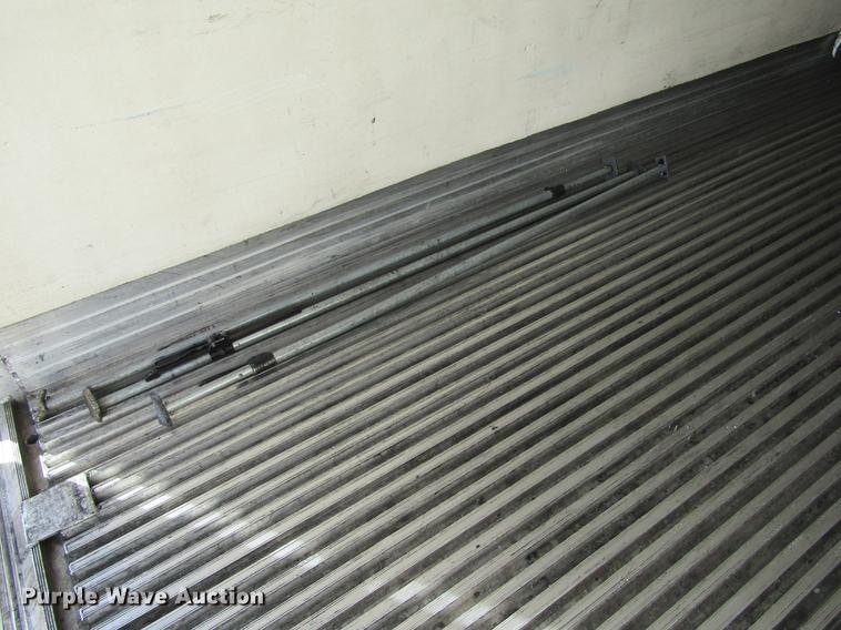 image for item DE6592 2006 Utility Trailers refrigerated van trailer