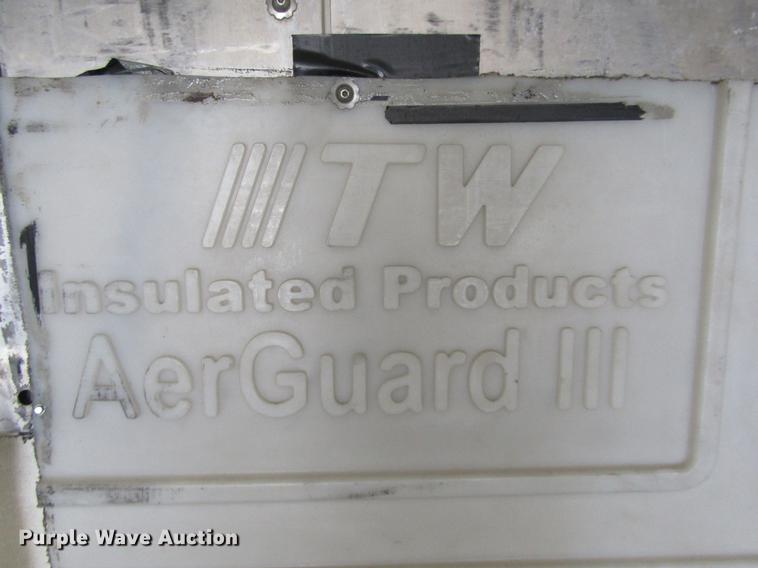 image for item DE6592 2006 Utility Trailers refrigerated van trailer