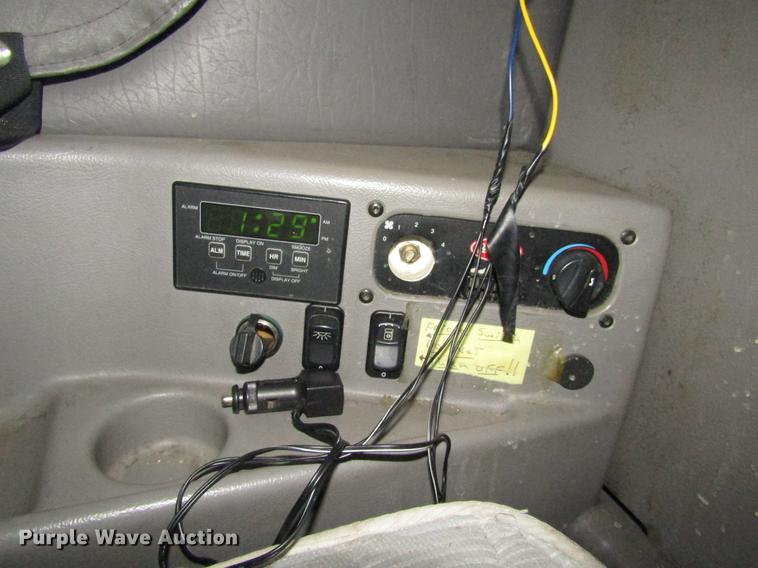 image for item DE6593 2007 Peterbilt 387 semi truck