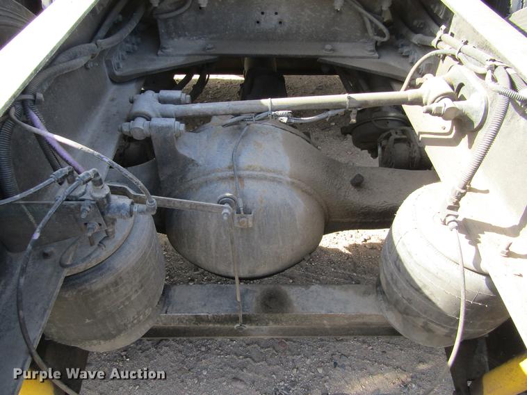 image for item DE6593 2007 Peterbilt 387 semi truck