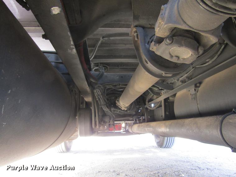 image for item DE6593 2007 Peterbilt 387 semi truck