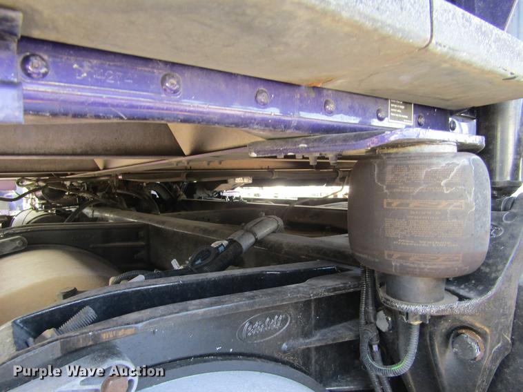 image for item DE6593 2007 Peterbilt 387 semi truck