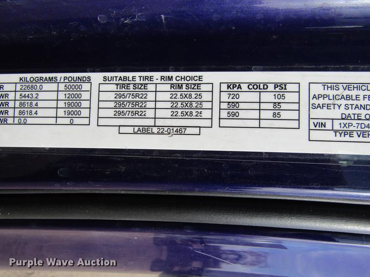 image for item DE6593 2007 Peterbilt 387 semi truck