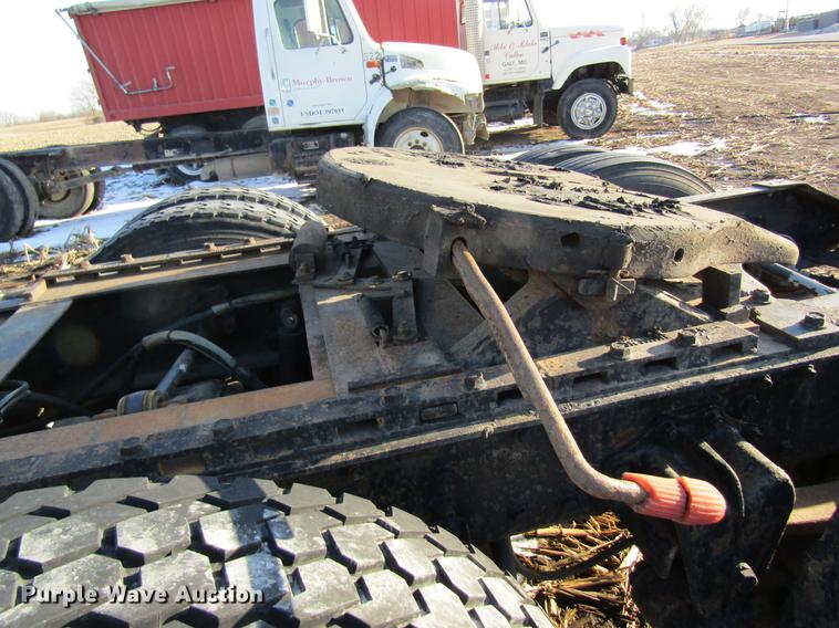 image for item DF9482 1990 Volvo WIA semi truck