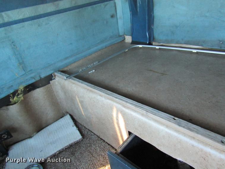 image for item DF9482 1990 Volvo WIA semi truck