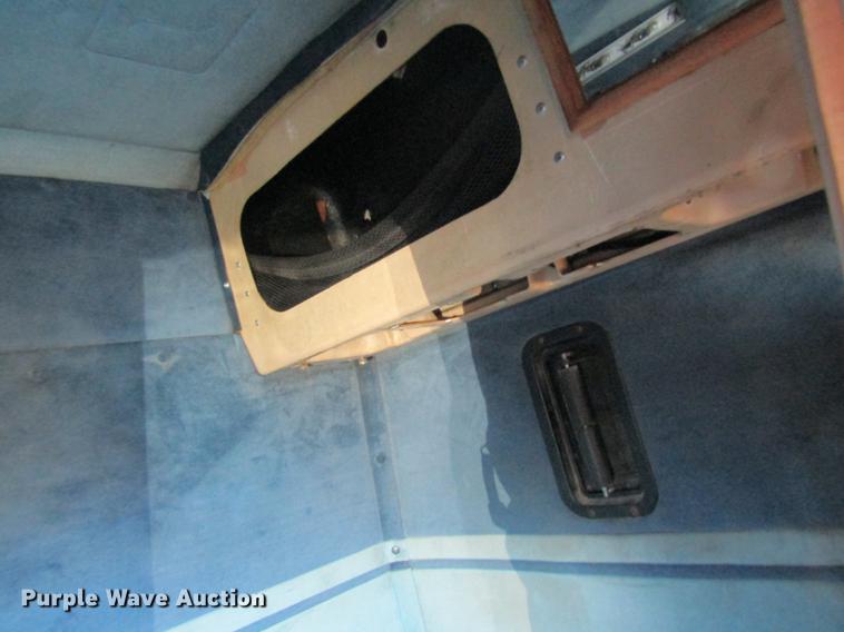 image for item DF9482 1990 Volvo WIA semi truck