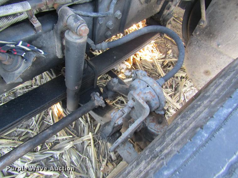 image for item DF9482 1990 Volvo WIA semi truck