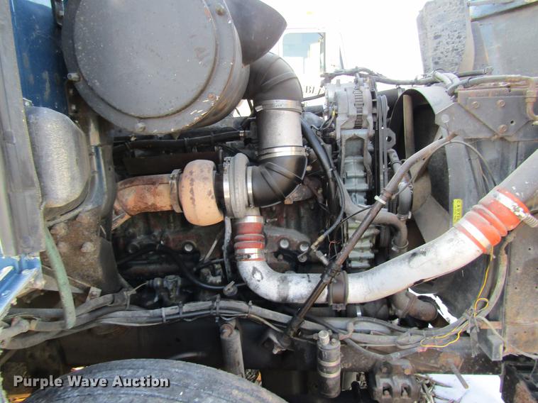 image for item DF9482 1990 Volvo WIA semi truck