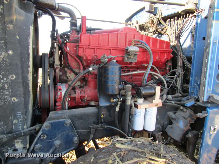 image for item DF9483 1985 Peterbilt semi truck