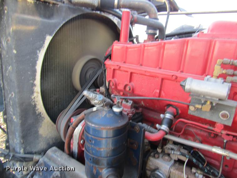 image for item DF9483 1985 Peterbilt semi truck