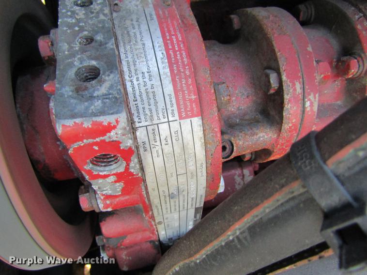 image for item DF9483 1985 Peterbilt semi truck