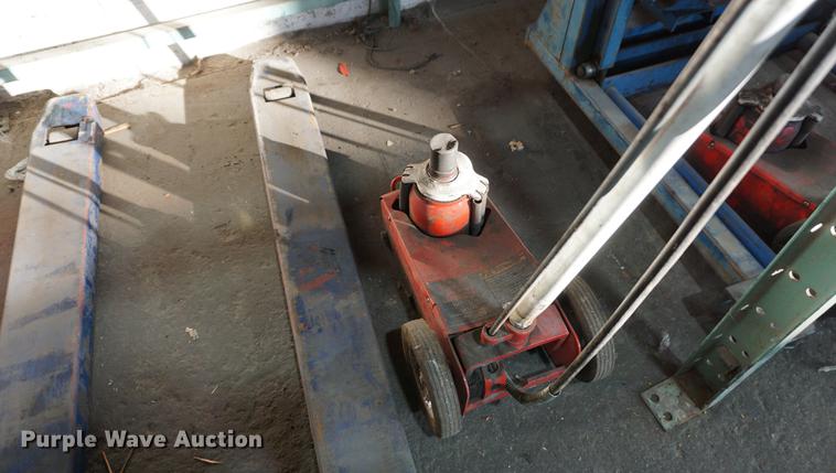 image for item DN9365 (4) jacks