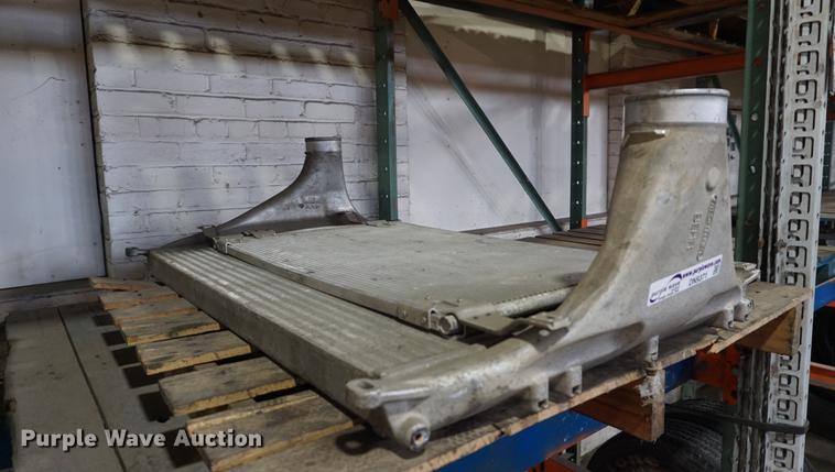 image for item DN9371 Freightliner inner cooler