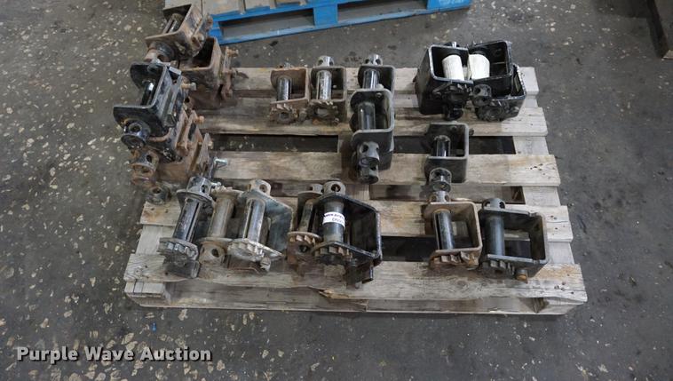 image for item DN9373 (24) strap winches