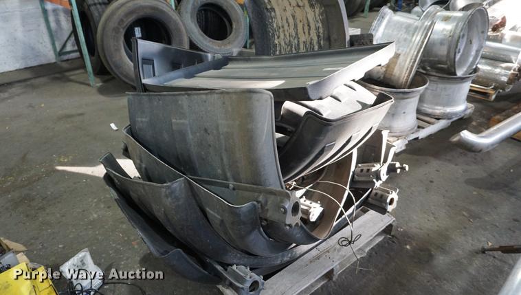 image for item DN9383 (10) plastic fenders