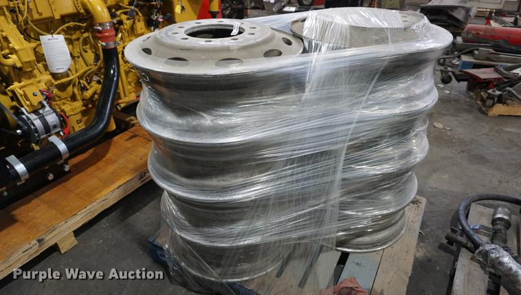 image for item DN9389 (8) 11R24.5 aluminum wheels