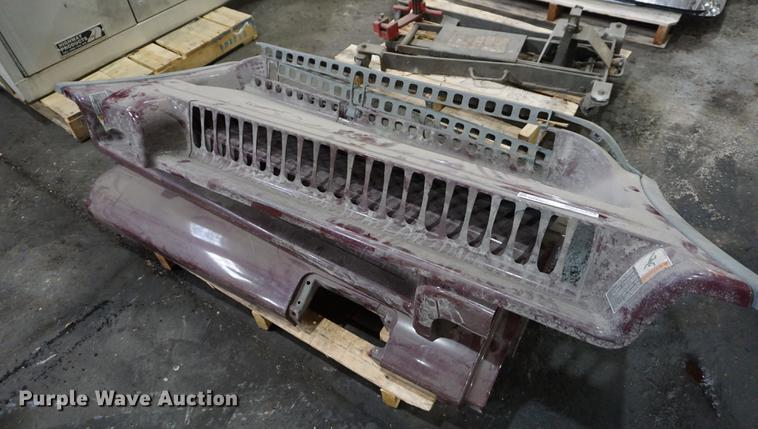 image for item DN9392 Freightliner Cascadia truck parts