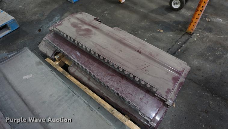 image for item DN9392 Freightliner Cascadia truck parts