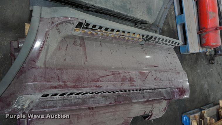 image for item DN9392 Freightliner Cascadia truck parts