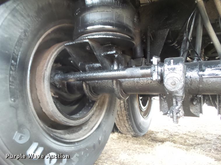 image for item DZ9270 1999 Merritt double hopper bottom grain trailer