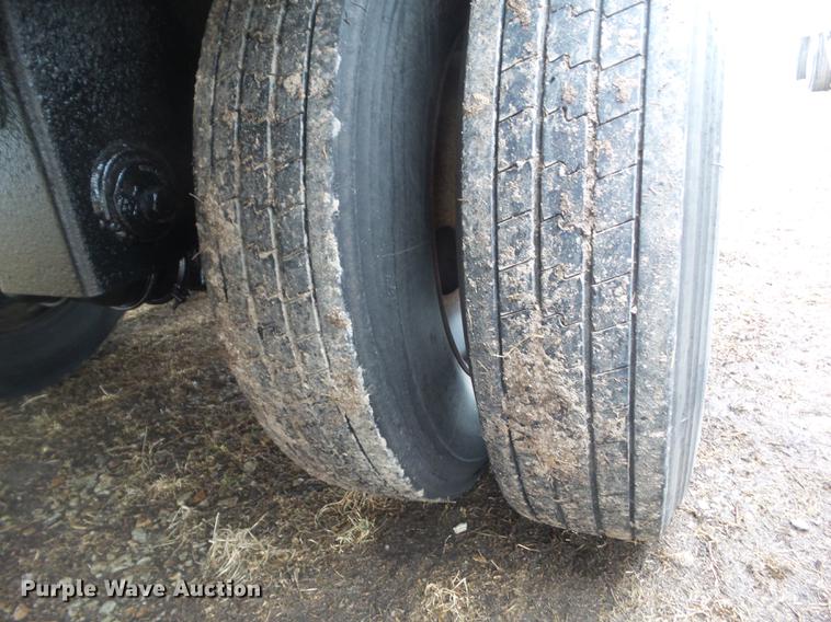 image for item DZ9270 1999 Merritt double hopper bottom grain trailer