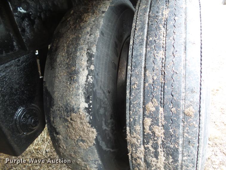 image for item DZ9270 1999 Merritt double hopper bottom grain trailer