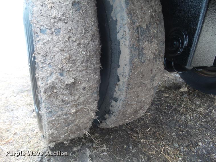 image for item DZ9270 1999 Merritt double hopper bottom grain trailer