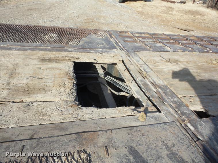 image for item E3839 2007 Ledwell Hydratail equipment trailer