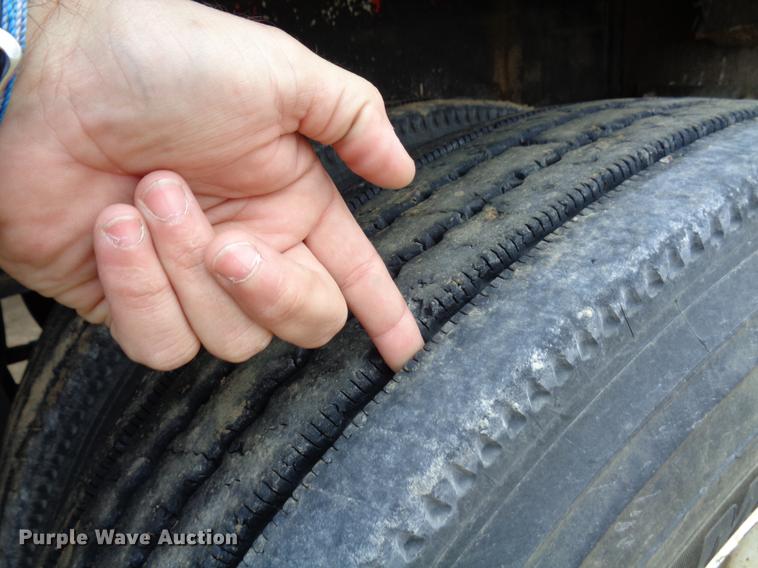 image for item EC9497 1994 Utility flatbed trailer