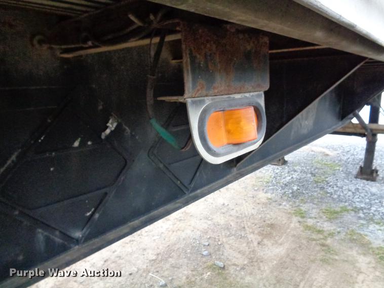 image for item EC9497 1994 Utility flatbed trailer